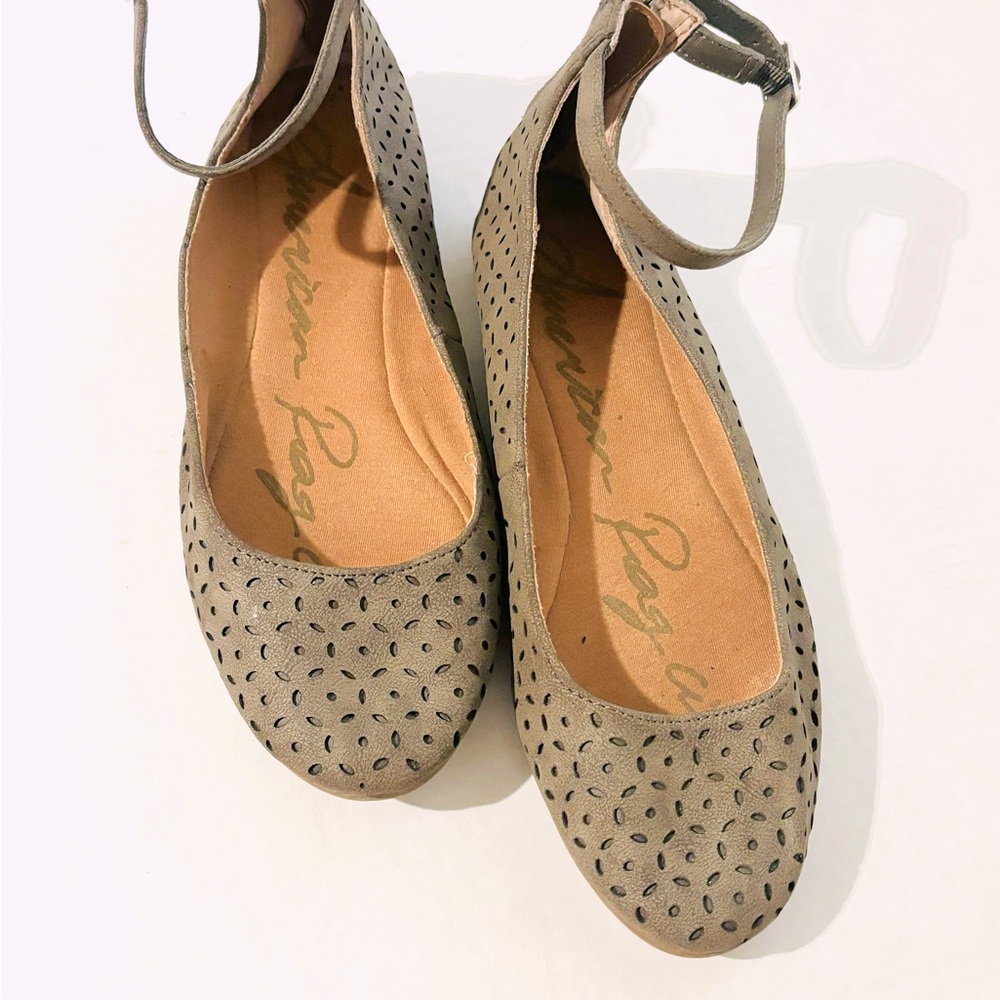 American Rag Women’s Eeva Faux Suede Ankle Strap Ballet Gray Size 7